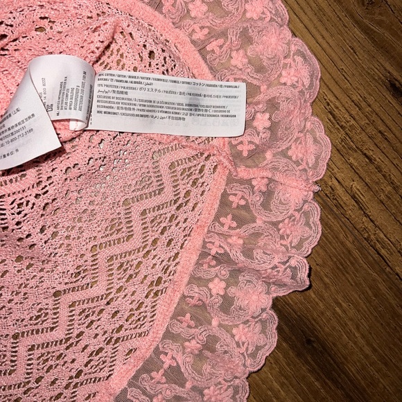 Hollister Flowy Crochet Knit Crop Top w/ Lace Detail. Summer Beach Bikini Cover - Picture 4 of 5